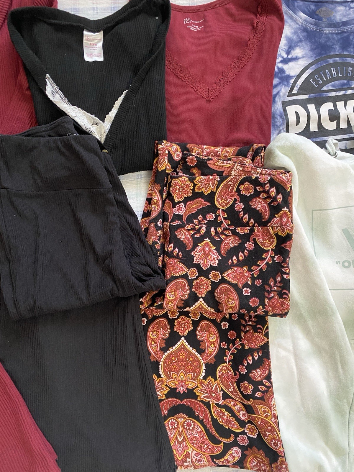Teen Girls&rsquo; Junior Women&rsquo;s Clothing Size Small VANS,no Boundaries Lot of 8