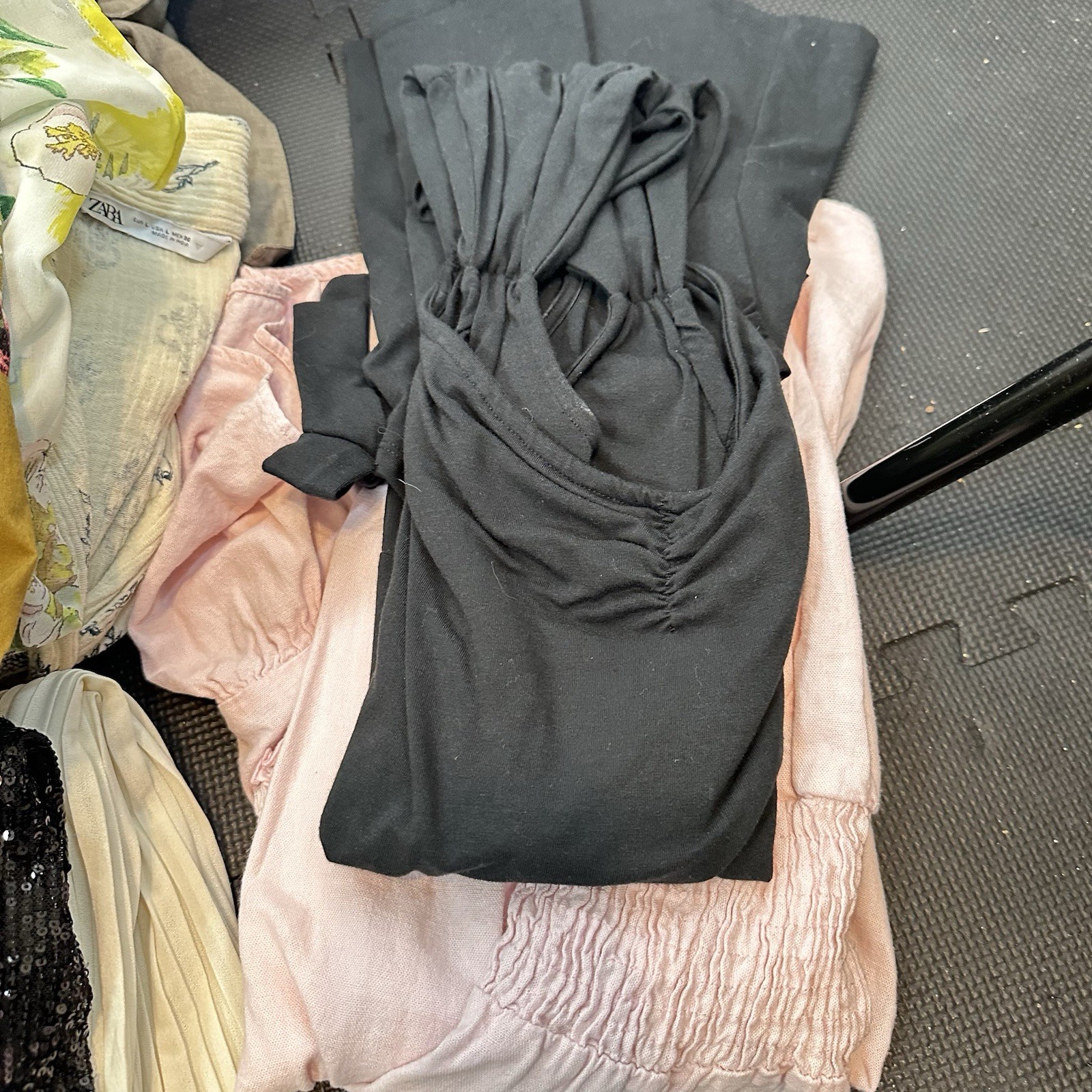 Urban Outfitters Zara Clothing Whole Sale 31 Piece Lot Womens Various Sizes