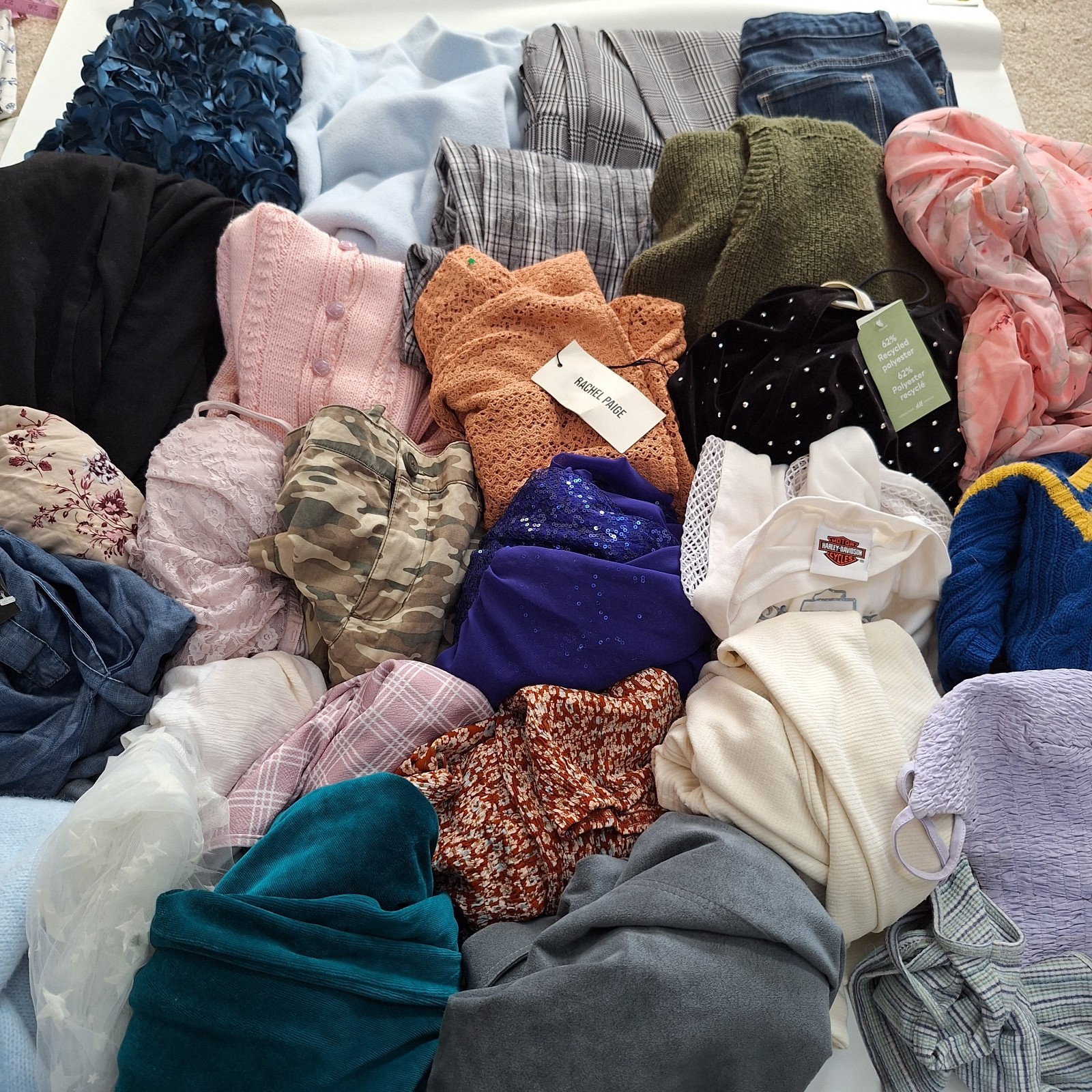Mixed Lot Of 29 Woman&rsquo;s Size Medium Spring Summer Clothing Tank Tops And Shorts