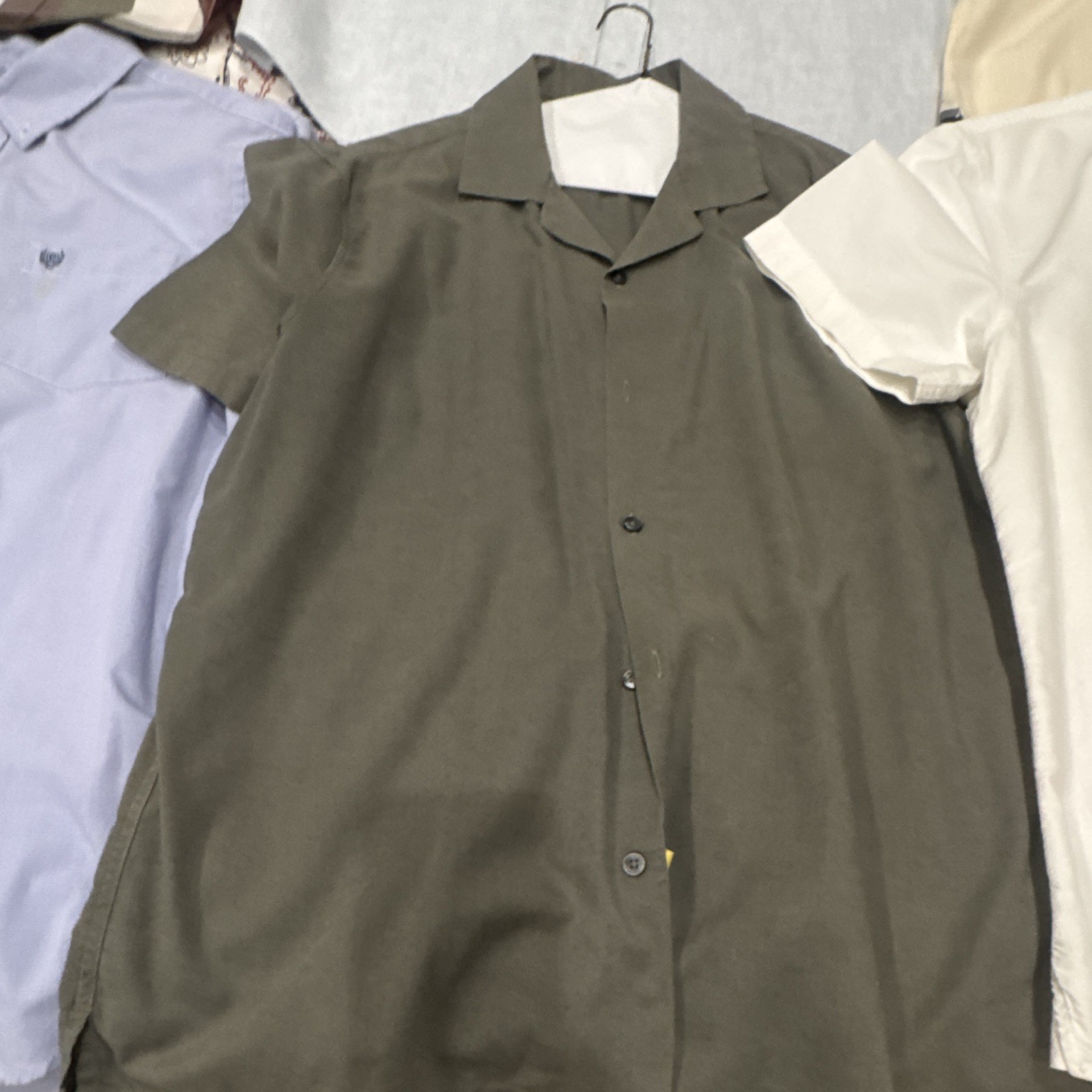 Lot of 6 Men’s L button-Front Collared Shirts Short Sleeve Cotton Blend Plaid
