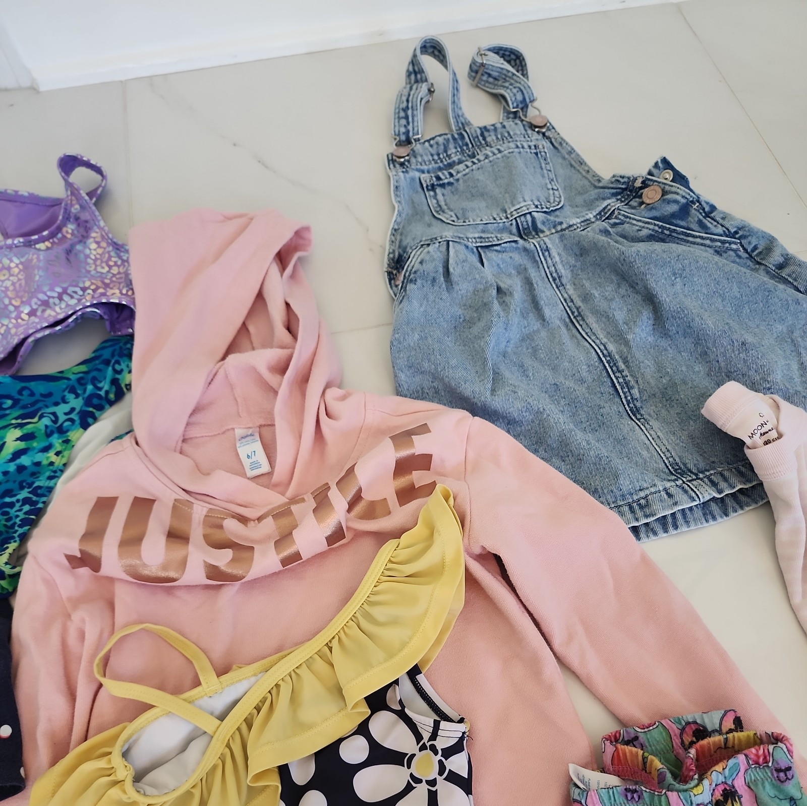 32 Pcs Lot Girls Clothes mixed Size 5T/6T dress shorts pants Old Navy Justice