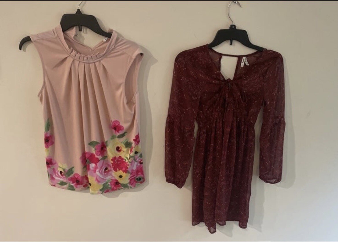 Huge Lot Clothes Juniors Womens Size Small 7 pieces EUC