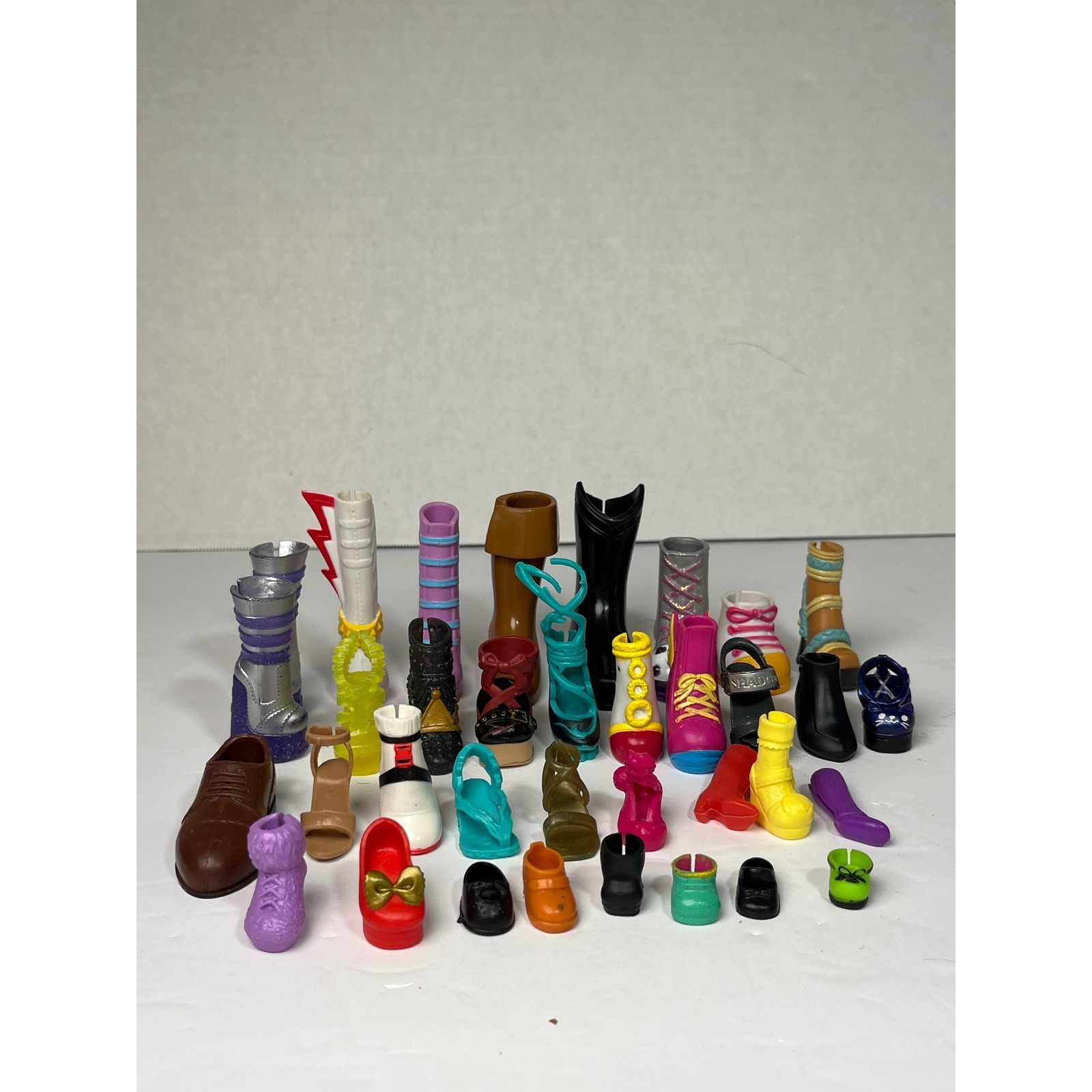 Mixed SINGLES Fashion Doll Shoes Lot Boots Heels Accessories Craft Replacement