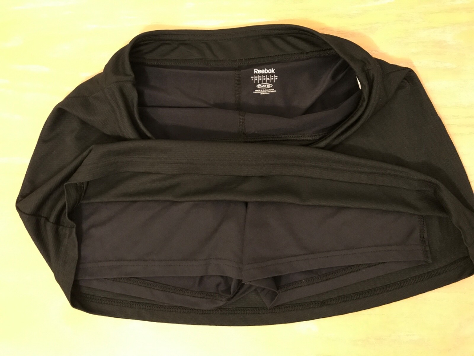 Nike & Reebok Ladies Fitness Wear Clothing Lot of 3 Size Medium, Large