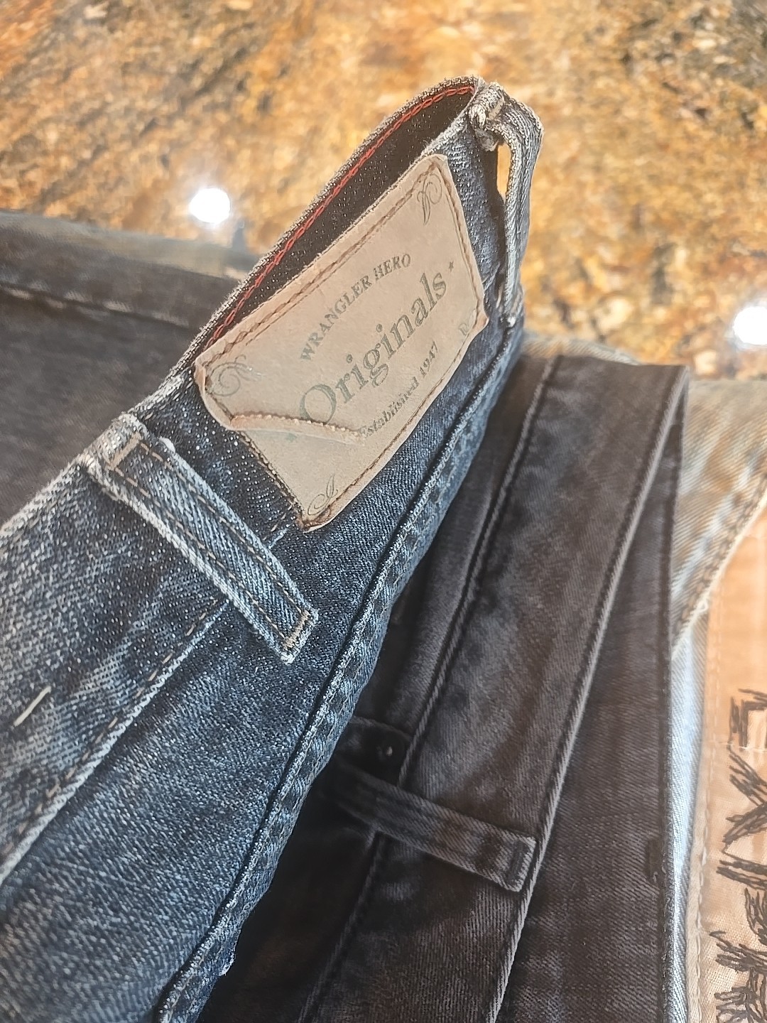 Wholesale Lot 17 Men&rsquo;s Jeans Mixed Sizes BKE, Levi&rsquo;s, Express & More Mid 2000s