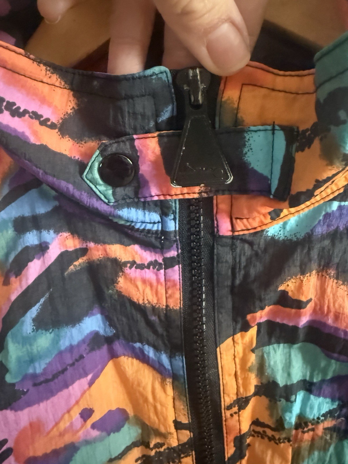 80s 90s VNTG Women’s Nylon Jacket & Light Wash Blue Denim Mom High Rise set
