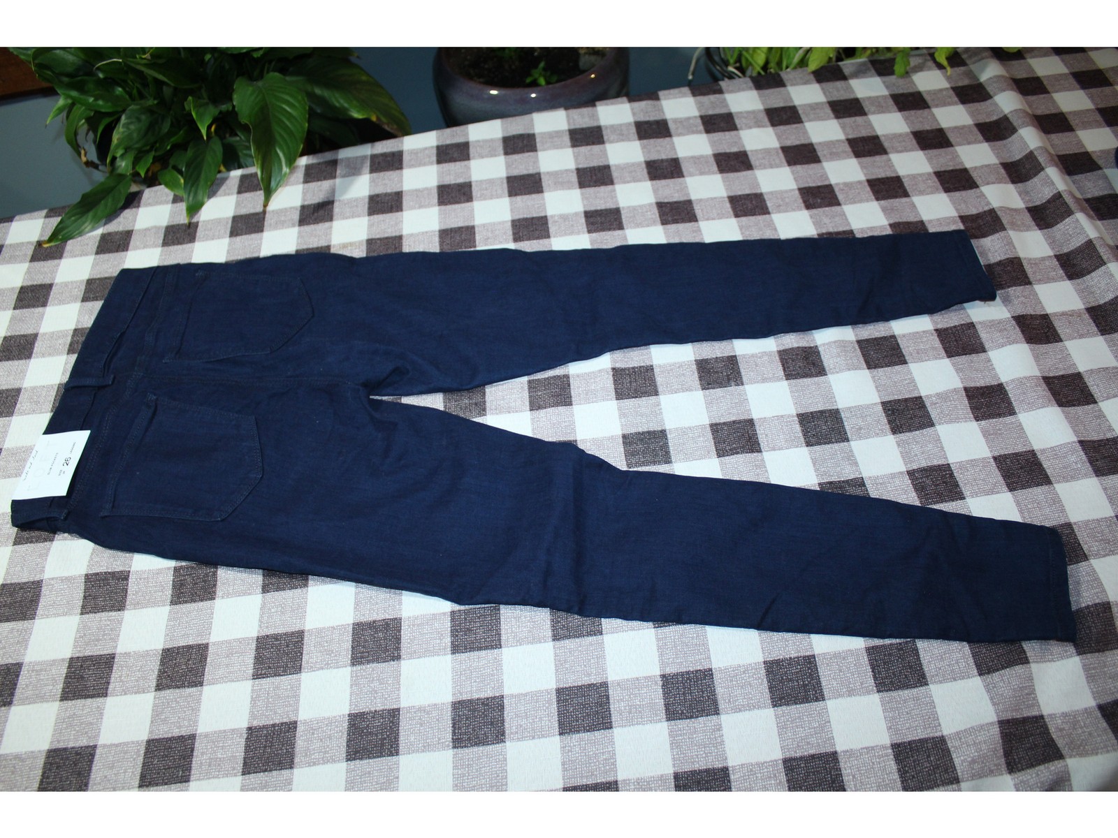 WOMANS LOFT LEGGING NWT SIZE 2P Slim Pockets