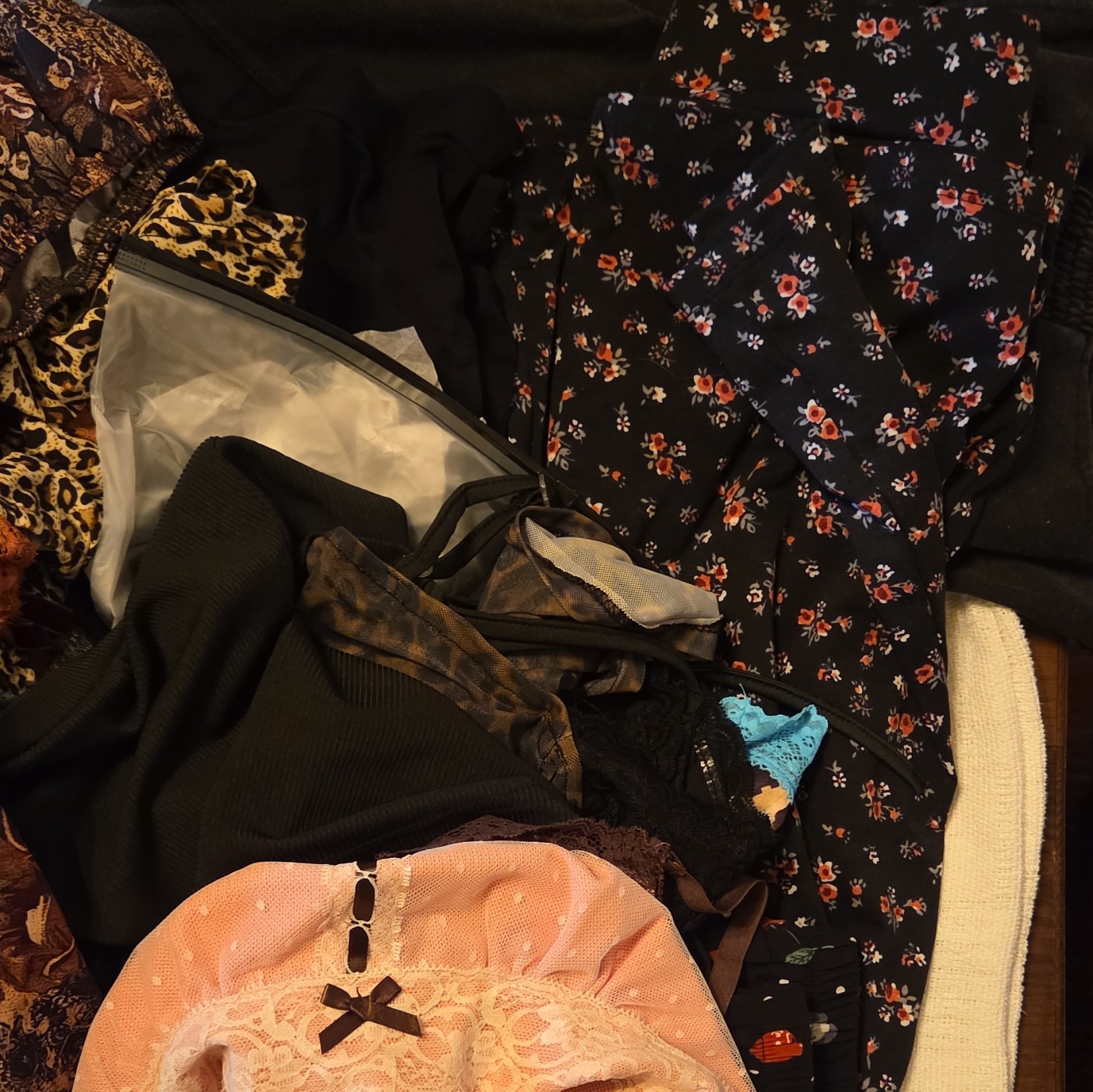 Shein 26 Piece Lot NWT & NWOT, Dazy, ROMWE, Bohemelia, Friful, etc. Small/medium