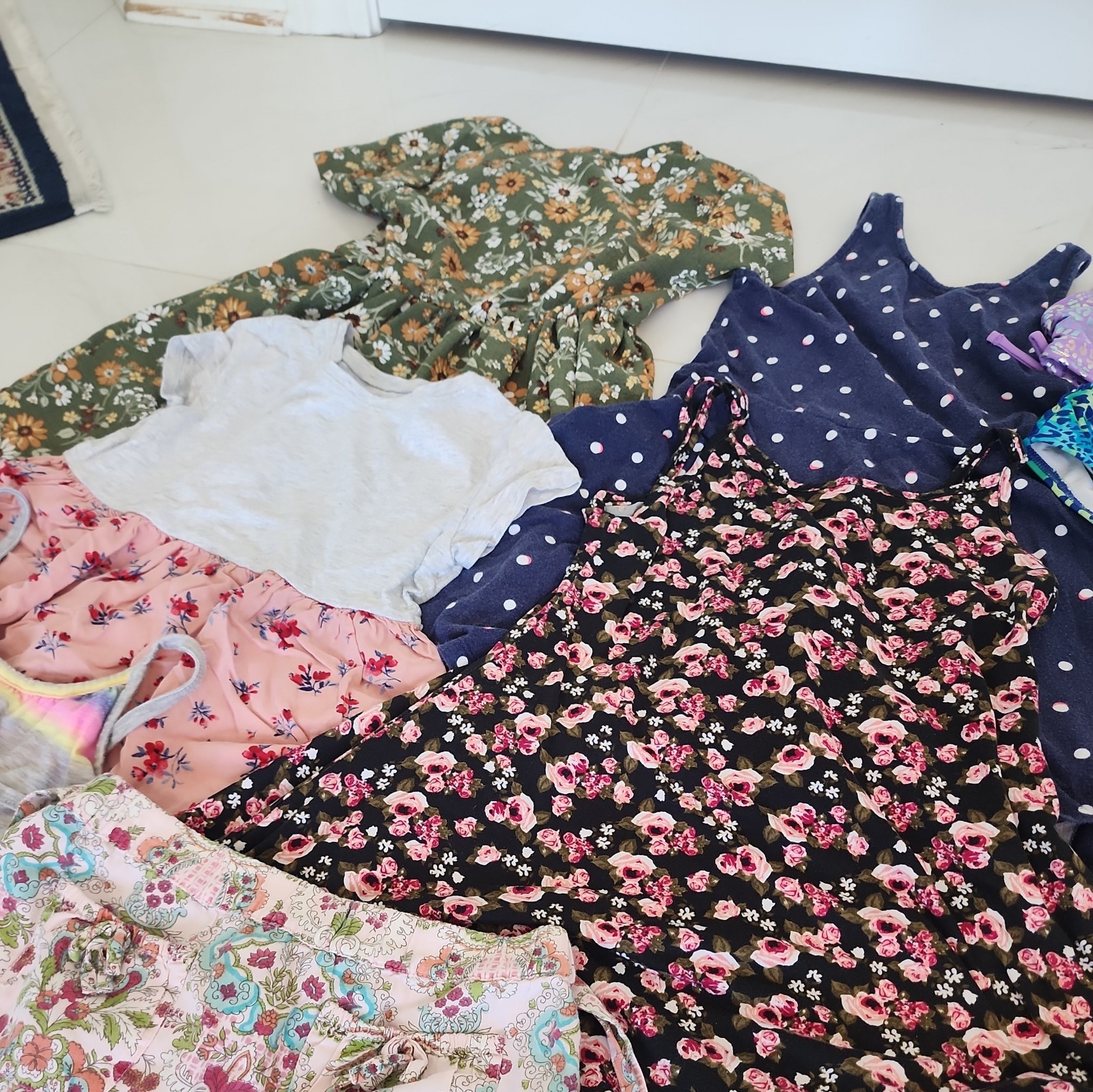 32 Pcs Lot Girls Clothes mixed Size 5T/6T dress shorts pants Old Navy Justice