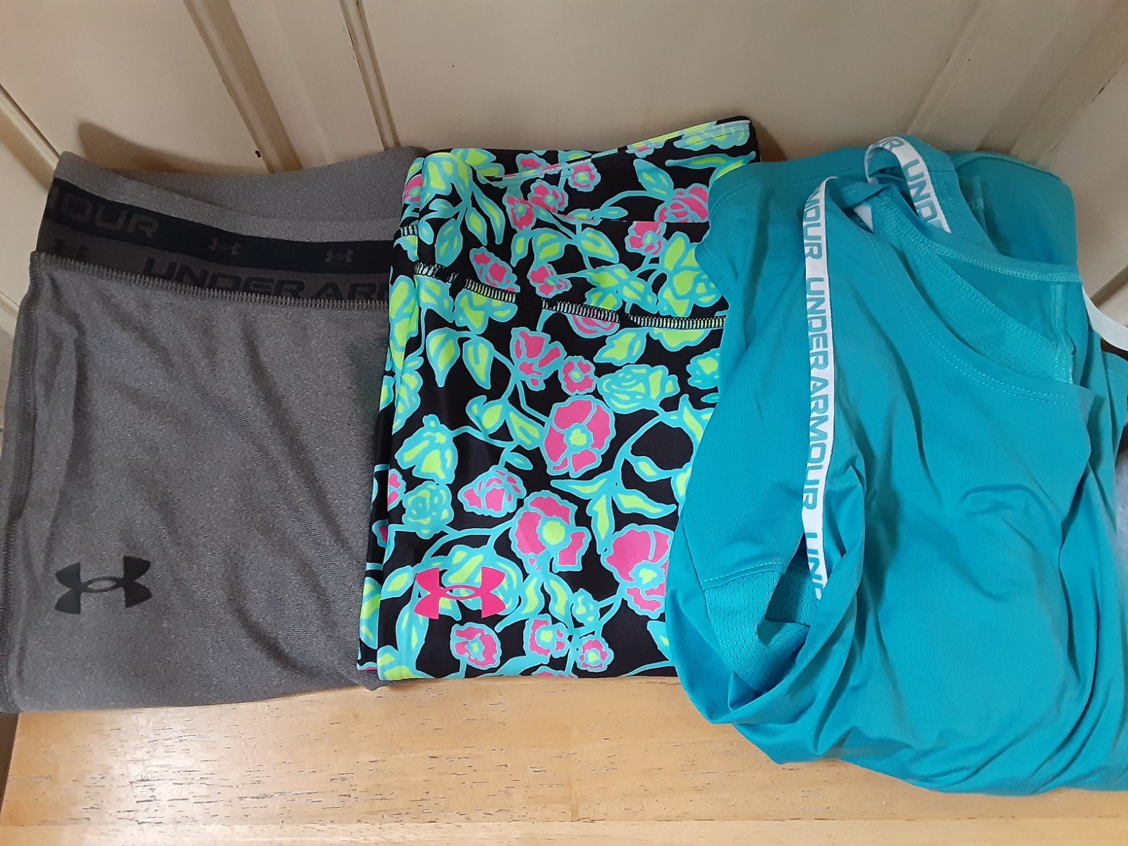 Under Armour Girls Youth Lot ( TWO Leggings/1 Tank Top) Size YXL NEW WITH TAGS