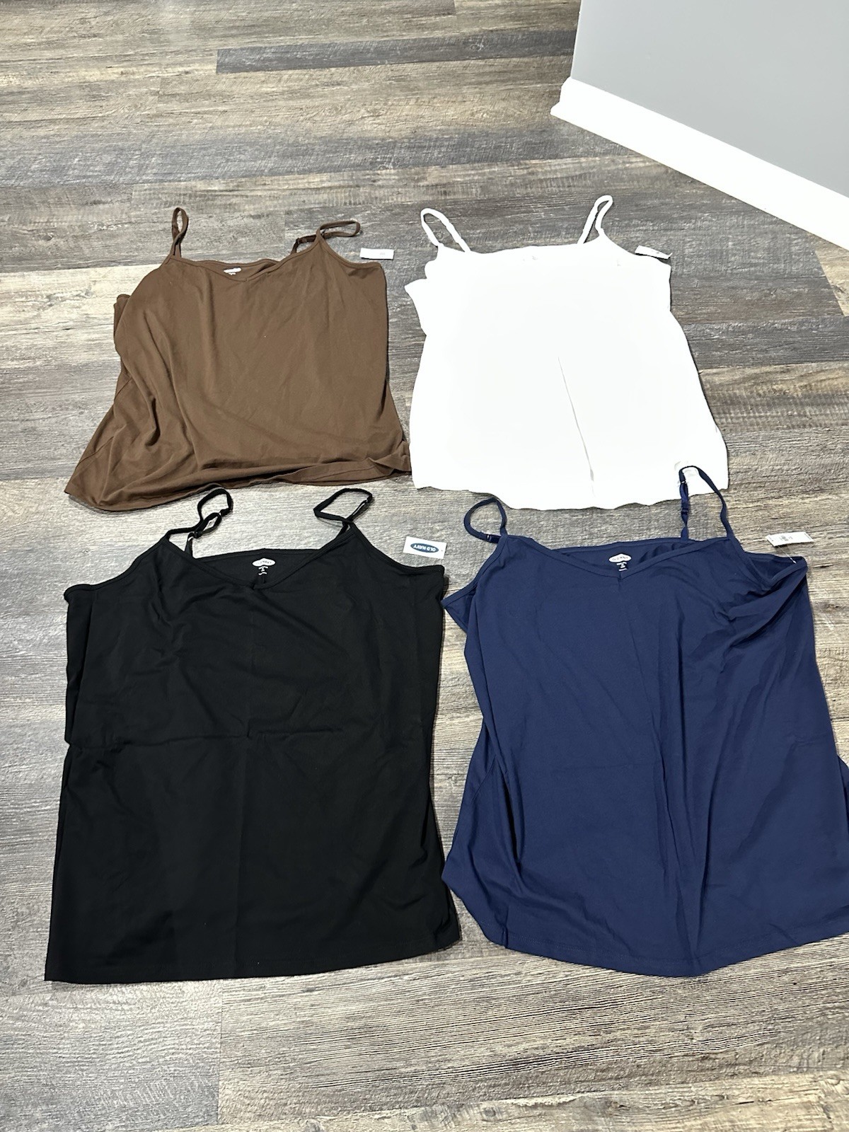LOT OF 4- OLD NAVY Size 3XL XXXL – BLUE/WHITE/BROWN & BLACK Tank Tops NEW!!