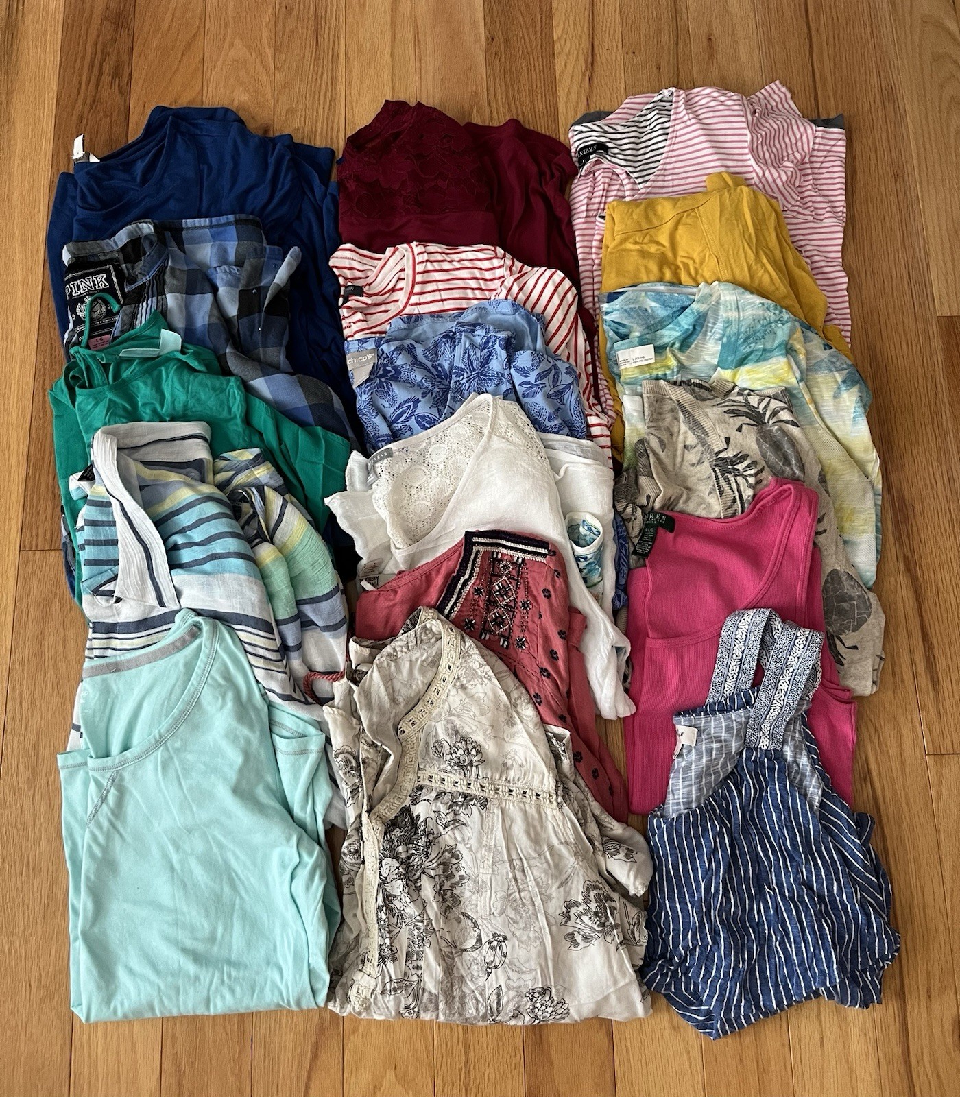 Lot of 17 Women’s Tops and Dresses Size Large