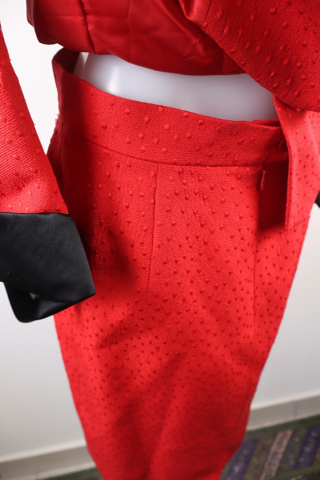 LOUIS FARAUD 2-Piece Suit Set Womens Size 40 Wool Silk Red V-Neck Blazer Skirt