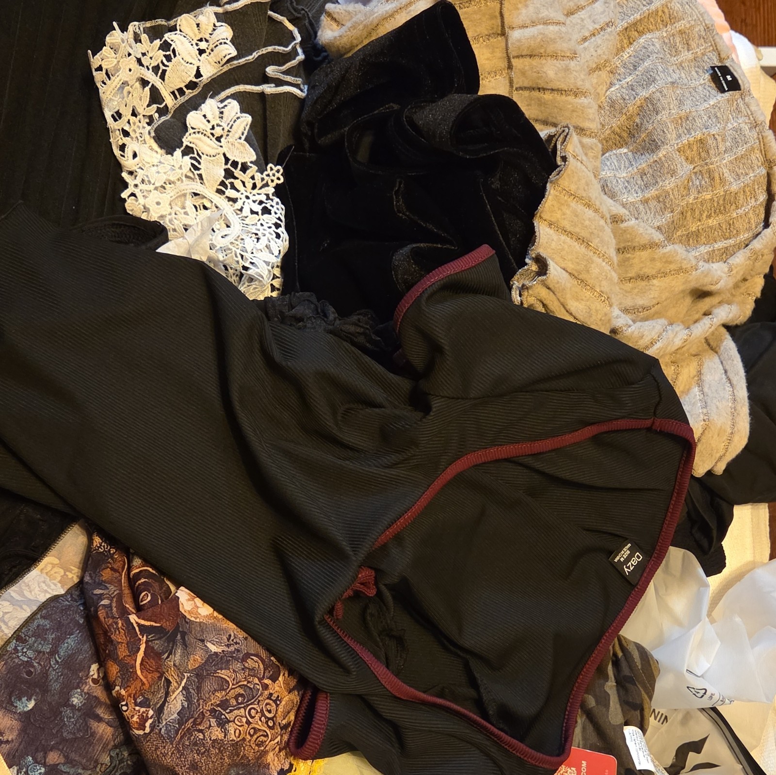 Shein 26 Piece Lot NWT & NWOT, Dazy, ROMWE, Bohemelia, Friful, etc. Small/medium