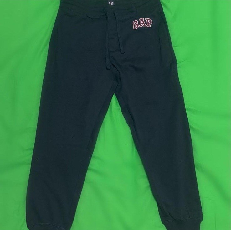 GAP & Banana Republic T-Shirt/Sweatpants Bundle