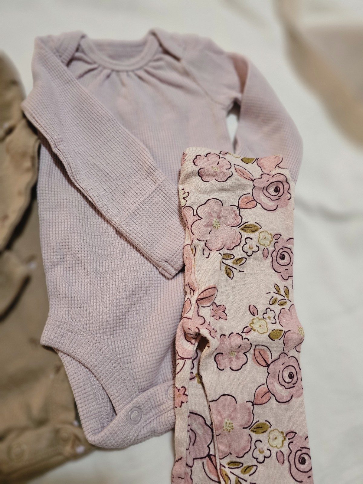 Lot of 6 Piece Newborn Clothing Carter&rsquo;s Gerber Jumping Beans