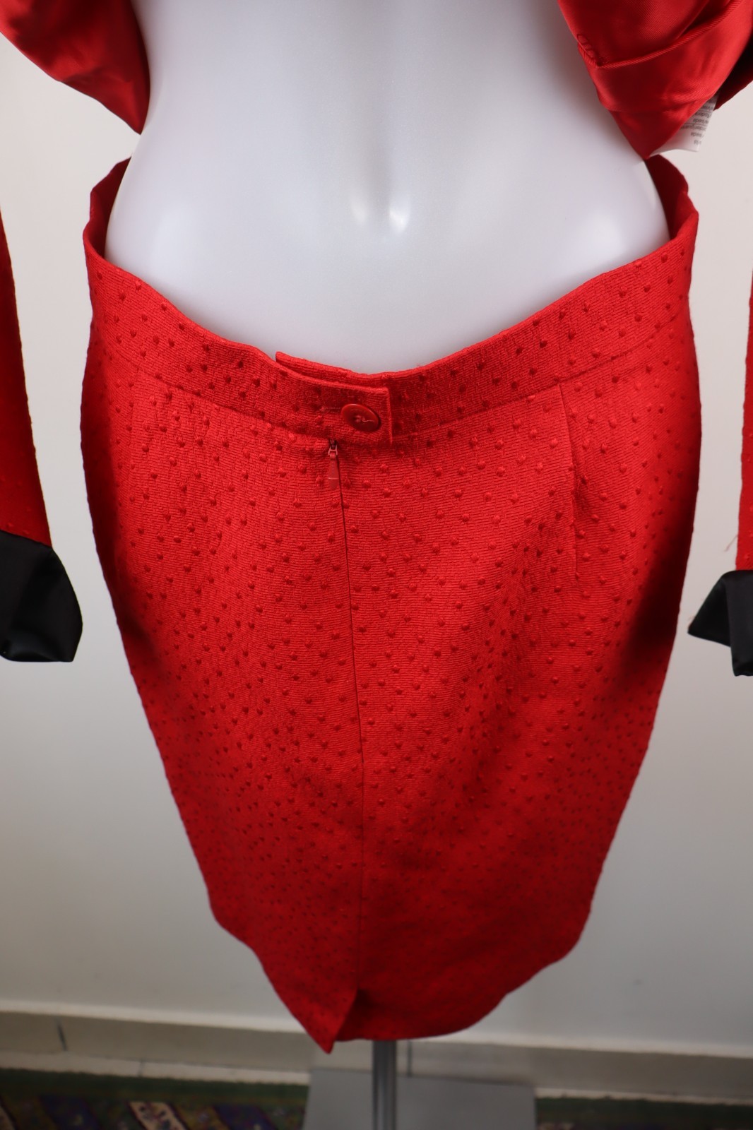 LOUIS FARAUD 2-Piece Suit Set Womens Size 40 Wool Silk Red V-Neck Blazer Skirt