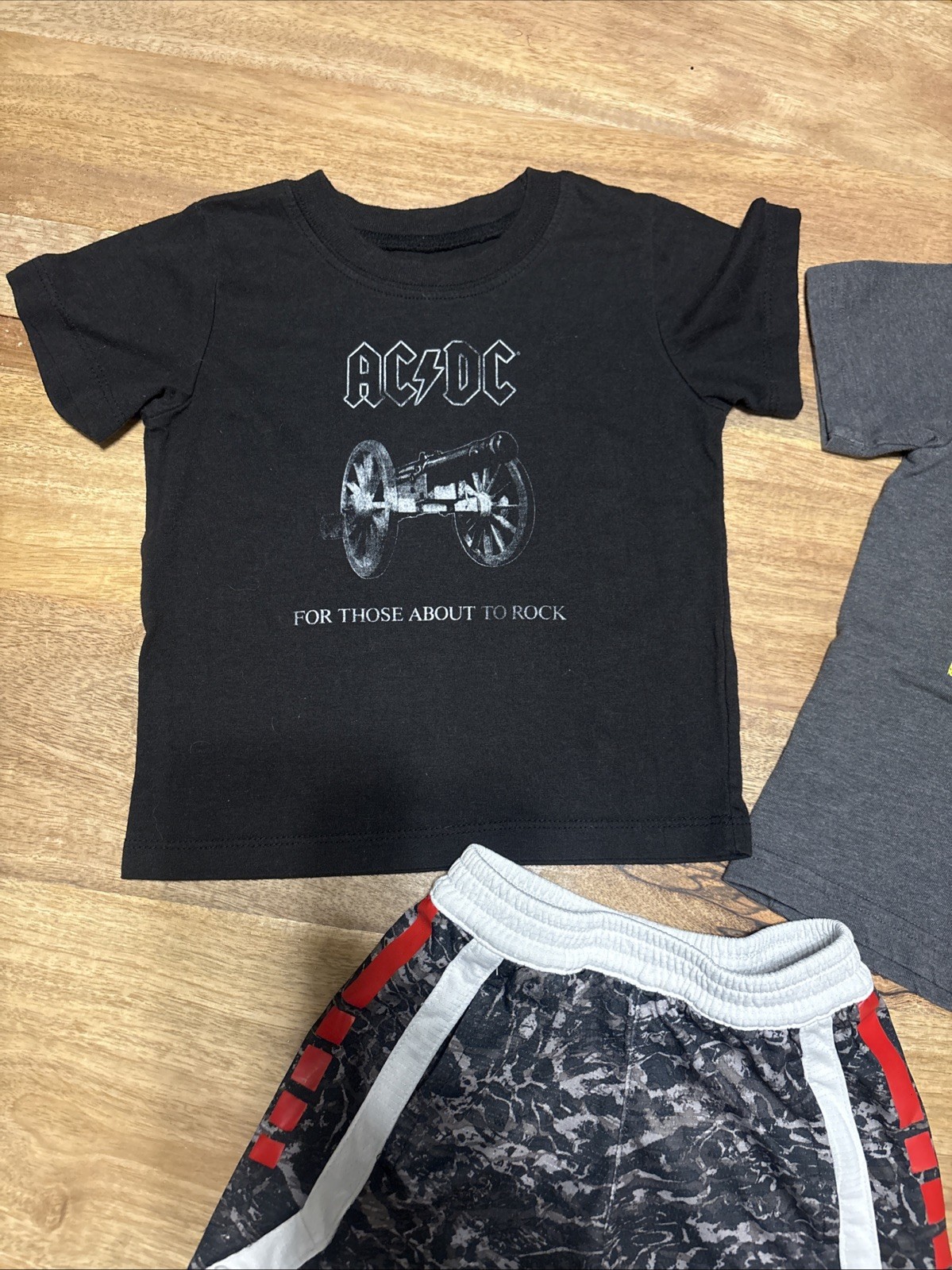 Boys Size 2t under Armour And Nike Clothes Lot Of 3