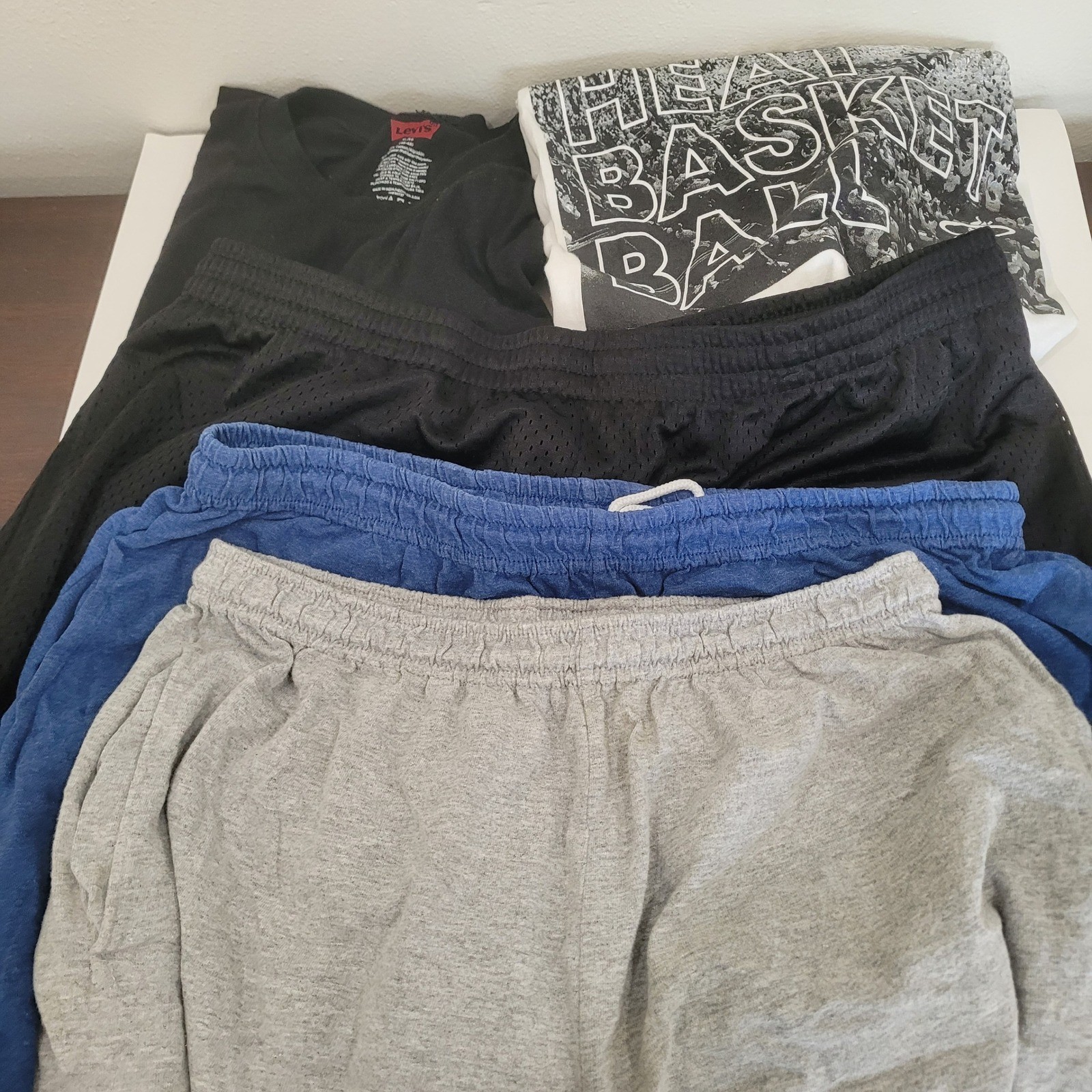 Mens 5pc Athletic Bundle Levi&rsquo;s XL Starter L Miami Heat Basketball Shorts Shirts