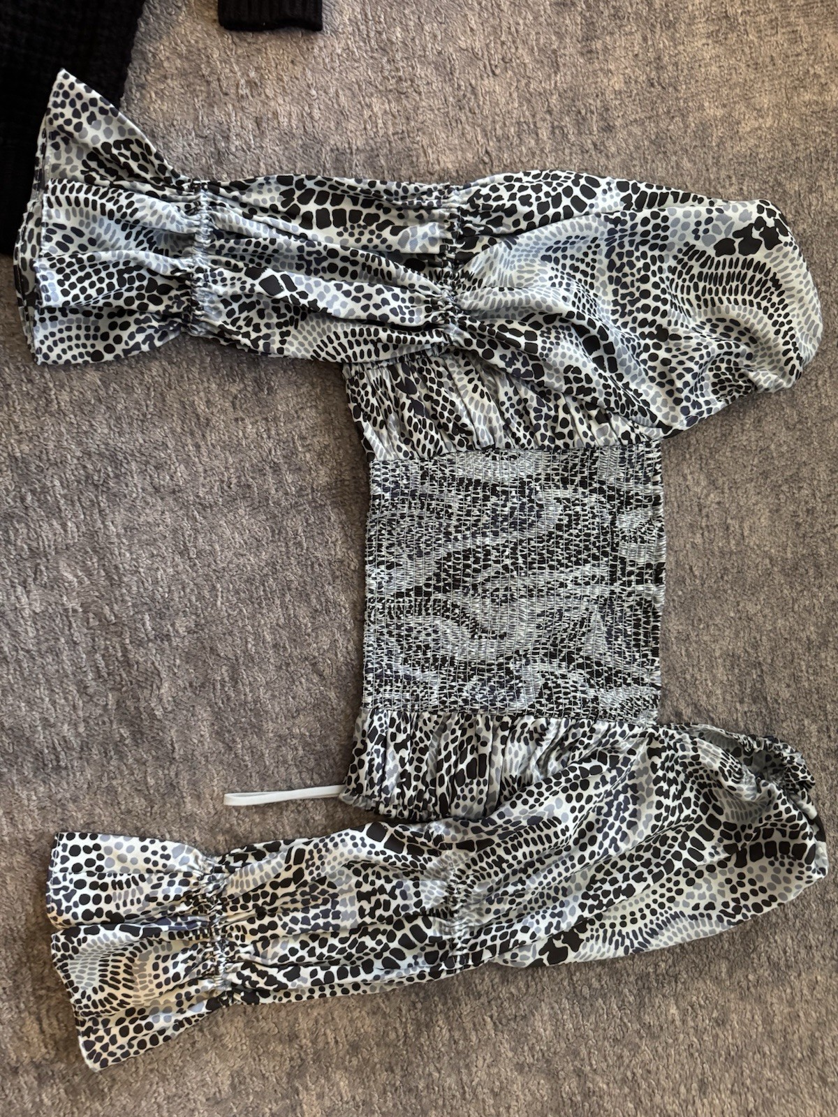 5à7 Cinq à Sept Size XS Mixed Lot Animal Print Smocked Top & Black Knit Sweater