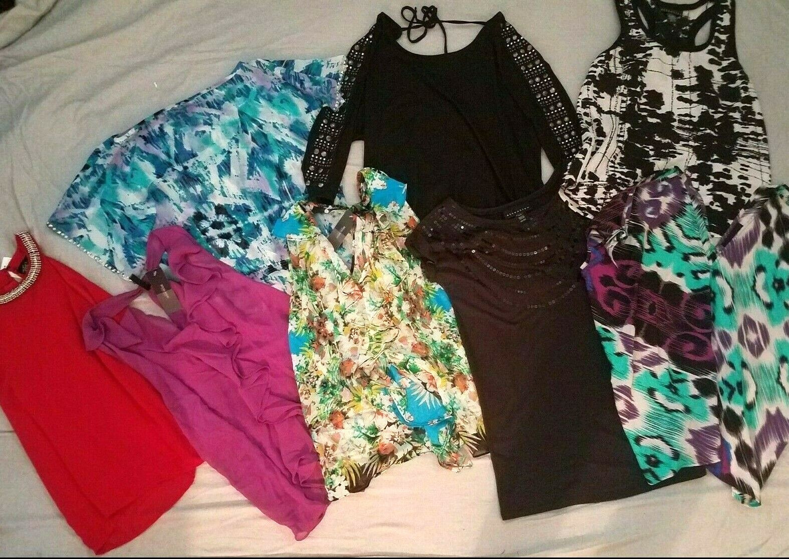 Women&rsquo;s Clothing Lot Size XS XSmall lot of 8 Pieces tanks tops Bisou Bisou