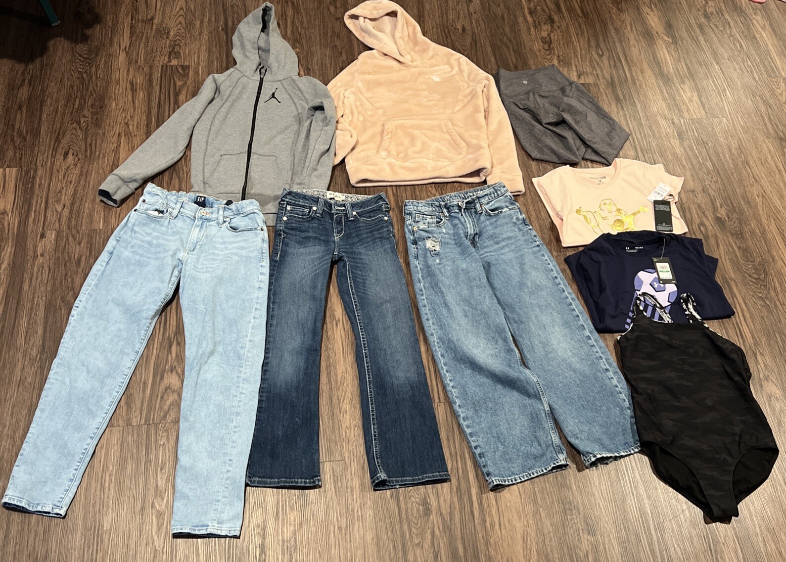 Lot Of 10Girls Clothes Size 10-14 Ariat Gap True Religion Under Armor Lululemon