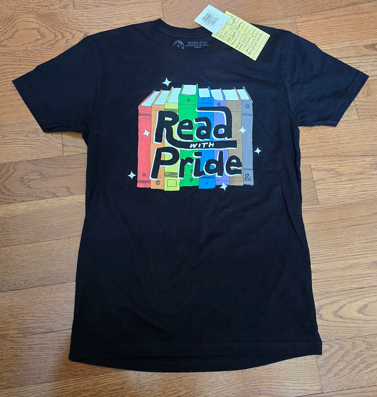 Read With Pride Unisex Small T-Shirt NWT Rainbow Books Barnes & Noble Exclusive