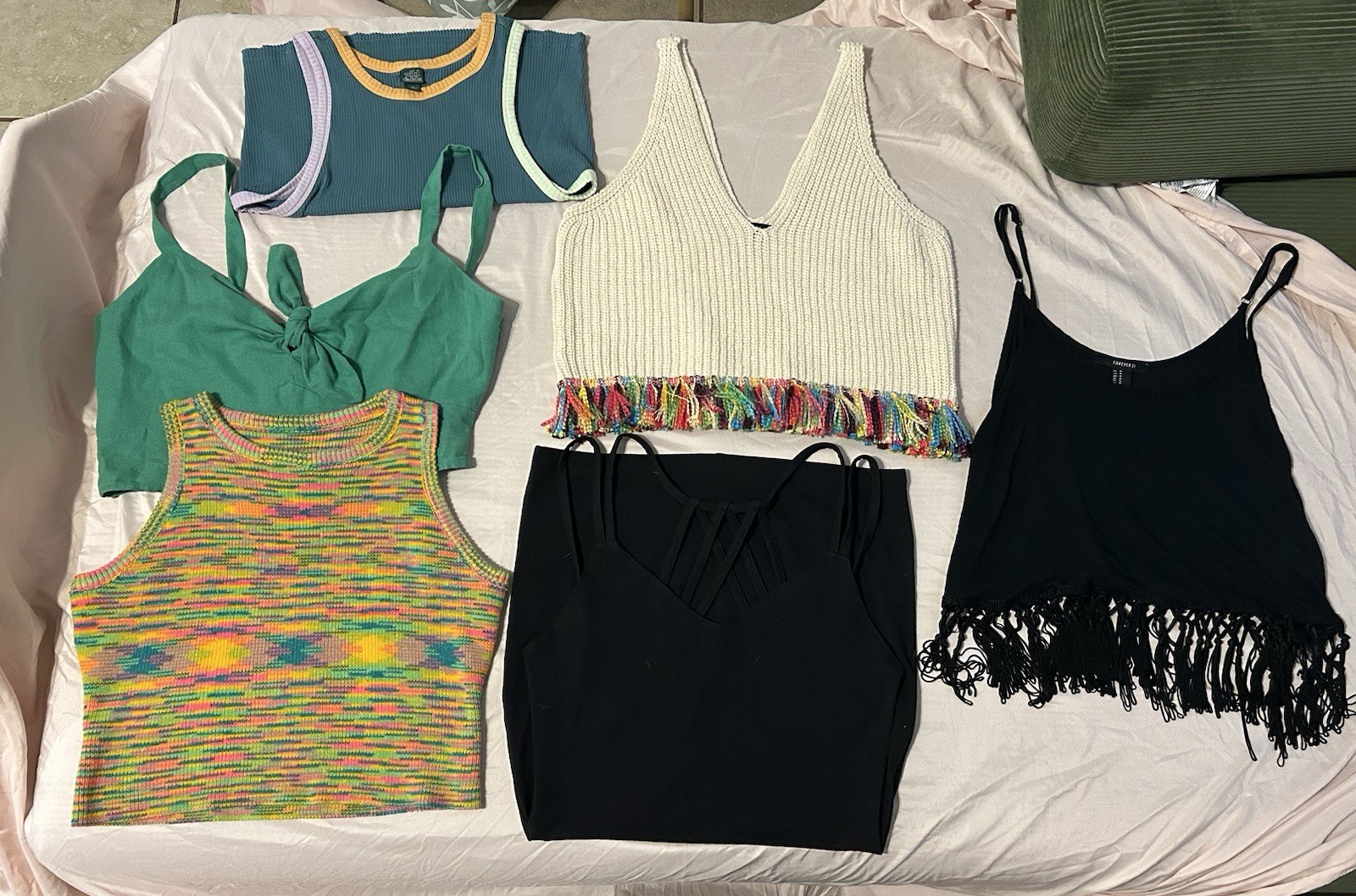 Women&rsquo;s Crop Tops & Tank Tops Lot of 6 Black & Multicolor Size S & M
