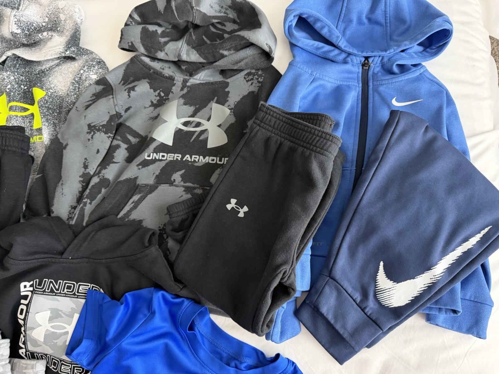 Boys 3T Lot of Under Armour Sweatpants & Hoodie Set & 1 Set Nike Jacket & Pant