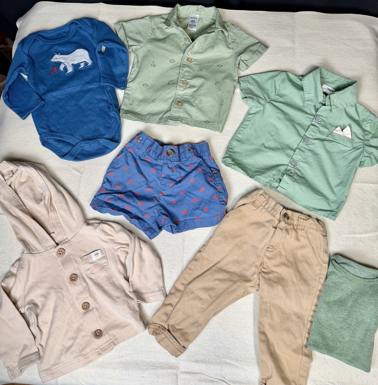 Carter&rsquo;s Baby Boy 6M/6-9M Clothing Bundle. 7 pieces.
