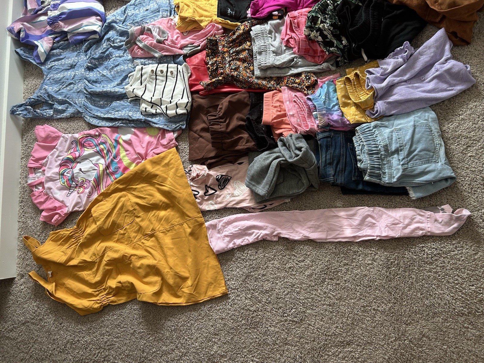 Lot of 42 Mixed Fall, Winter, Spring Clothing Girl&rsquo;s Sz Medium M 7-8Y 8-10 10-12