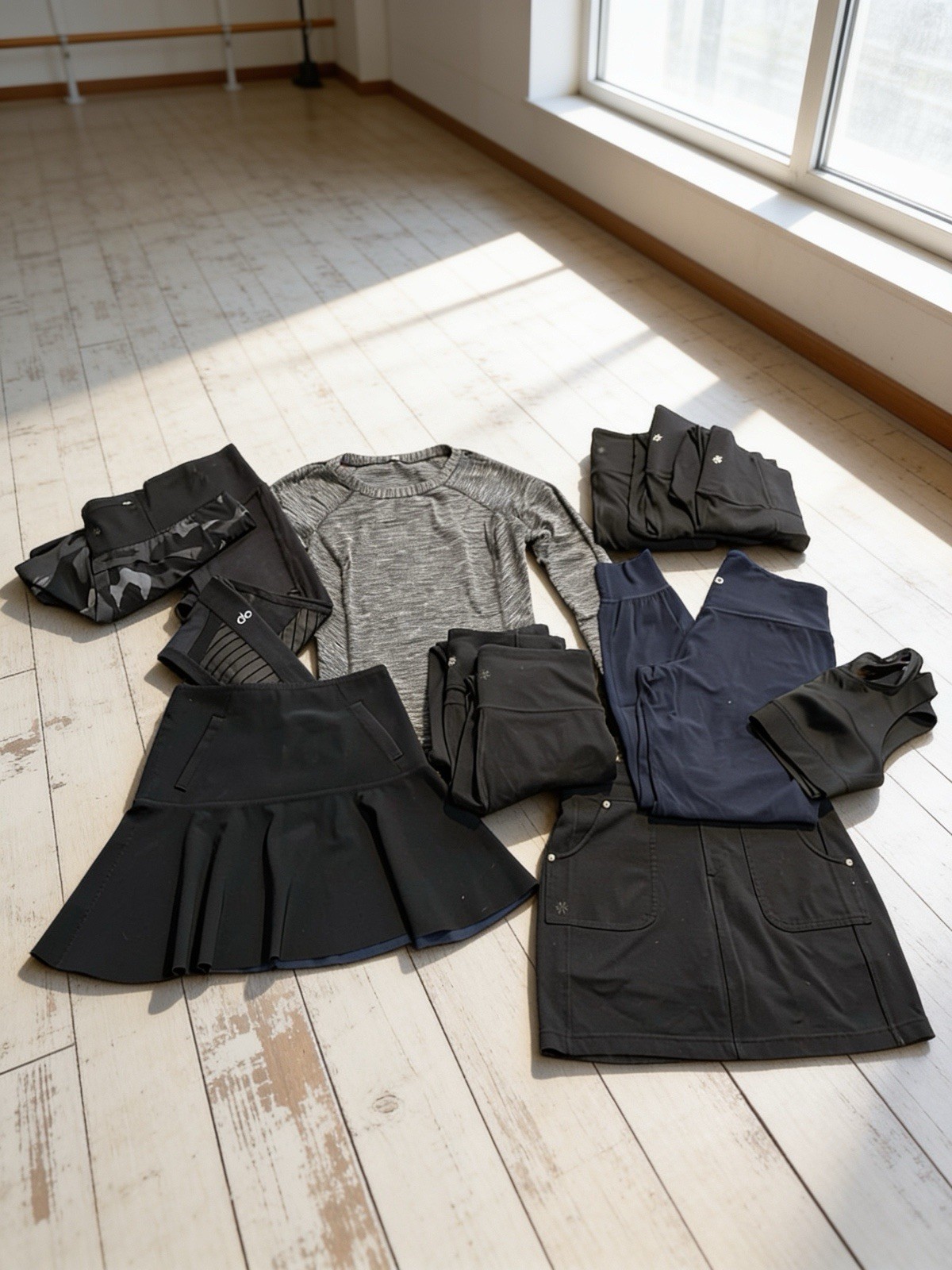 ALO Lululemon Athleta Women’s Athletic Lot 12pc Bundle Yoga Gym Workout Size M/6