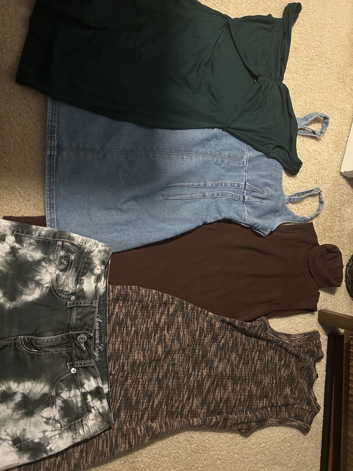 Mixed Women’s Clothing Lot: Assorted Tops, Shorts, Pants/Leggings Size XS