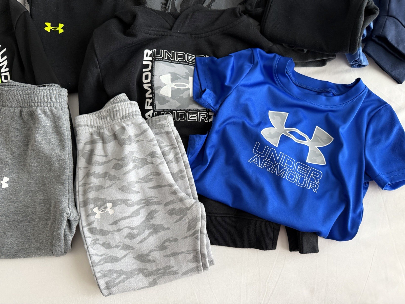 Boys 3T Lot of Under Armour Sweatpants & Hoodie Set & 1 Set Nike Jacket & Pant