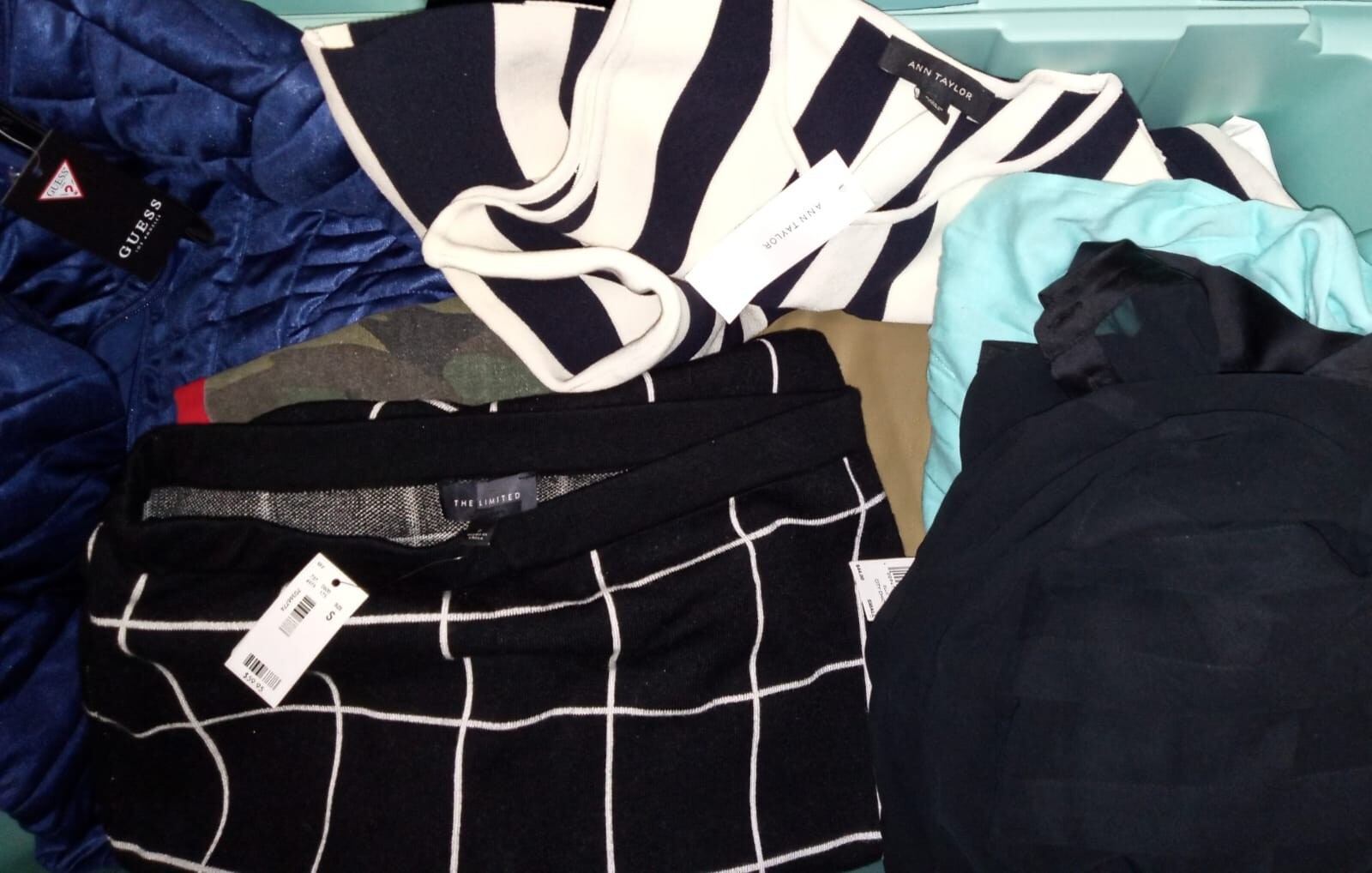***HUMONGOUS New Clothing Lot*** Express, Banana Republic, Ralph Lauren +++