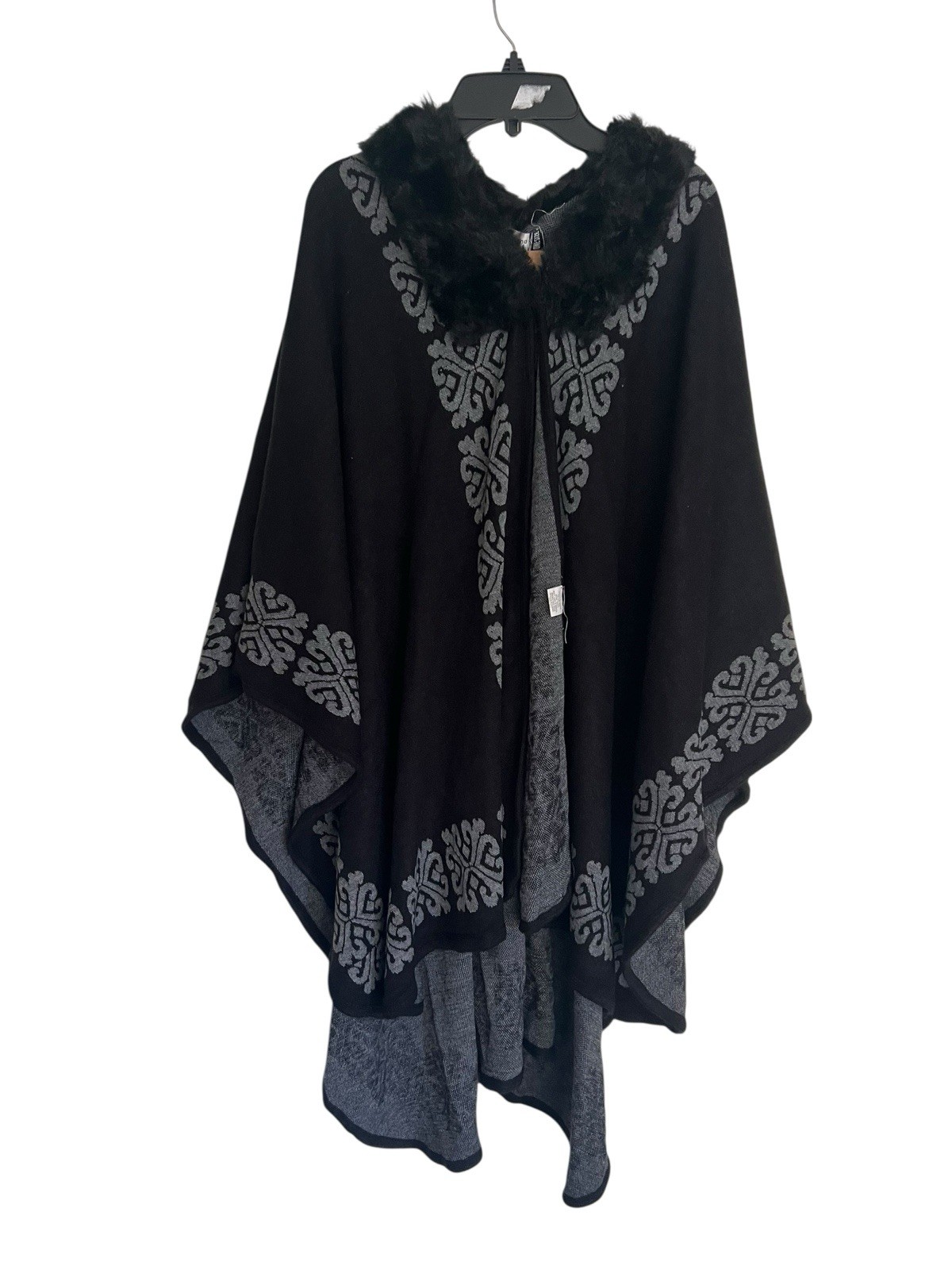 WHOLESALE LOT OF 12 SOFT & BEAUTIFUL Tribal Sweater PONCHOS Asst Colors NWT