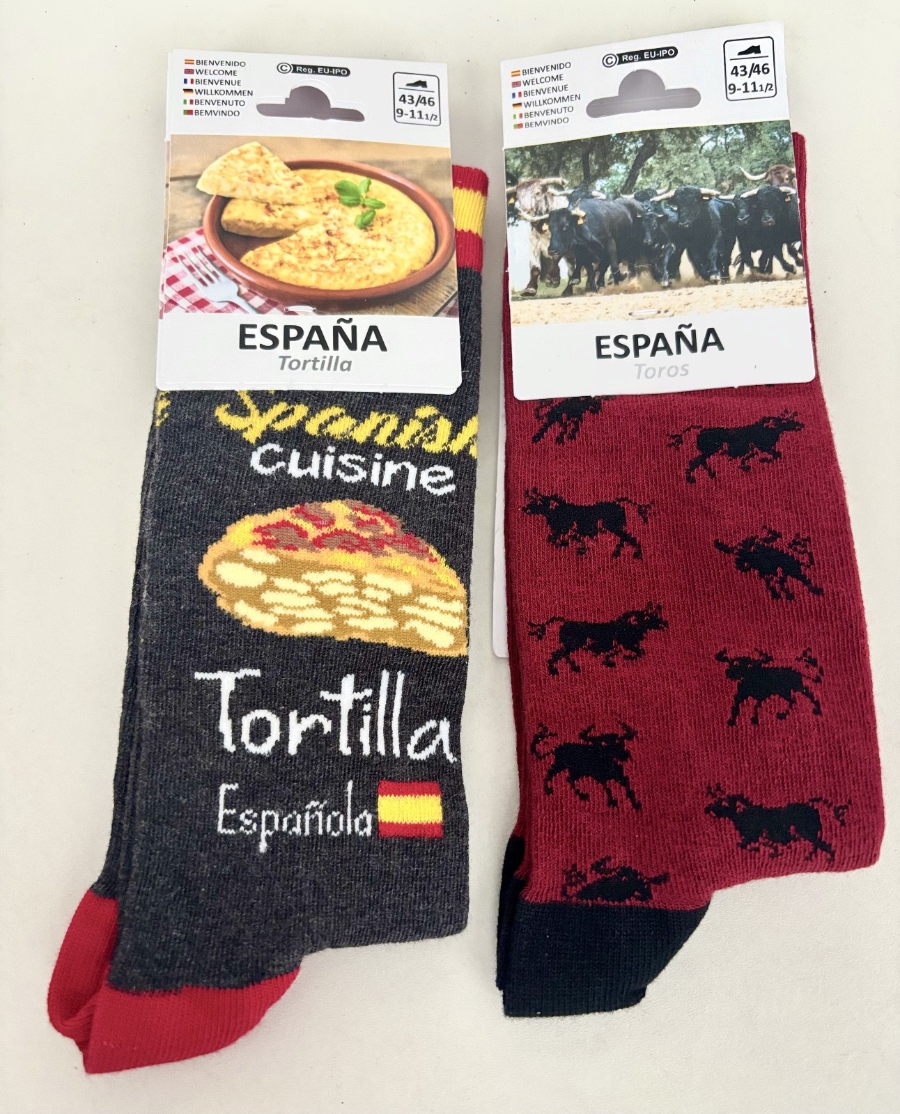 Spain España Souvenir Crew Socks – Tortilla Espanola & Bulls – Size 9-11.5
