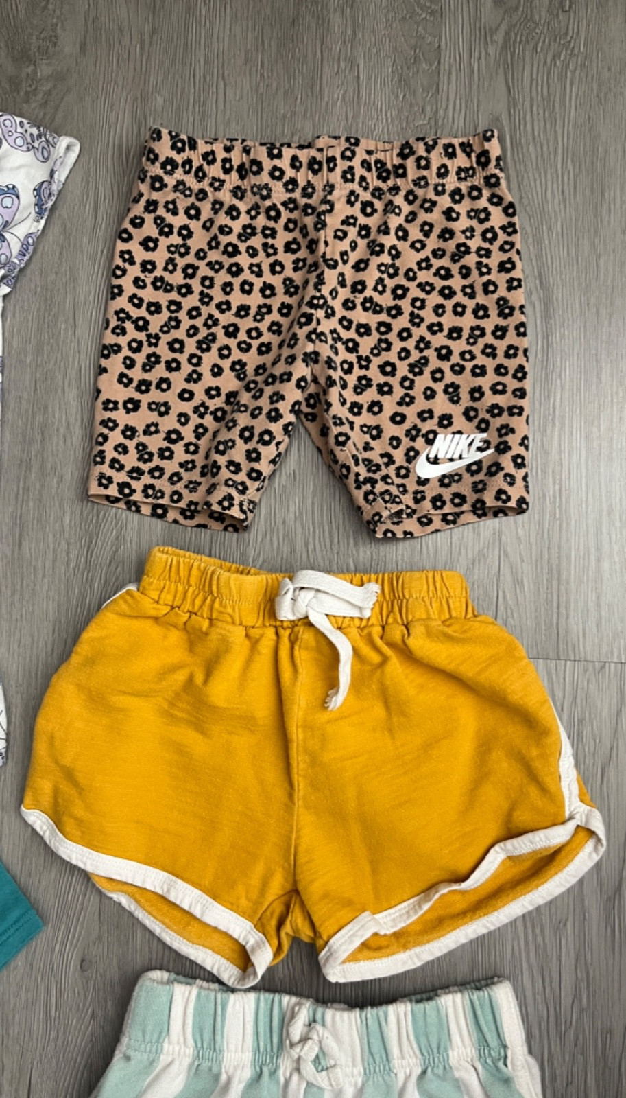 Girls Clothing Lot – T-Shirts & Shorts, St. Patrick&rsquo;s/Cat/Butterfly Size XS/4-5