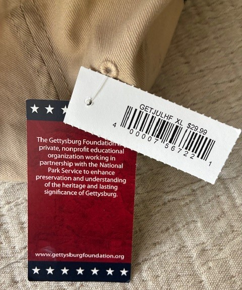 2017 GETTYSBURG NWT XL CAP W/FLAG PIN; NWOT XL NAVY BLUE COTTN T-SHIRT ORIG. OWN