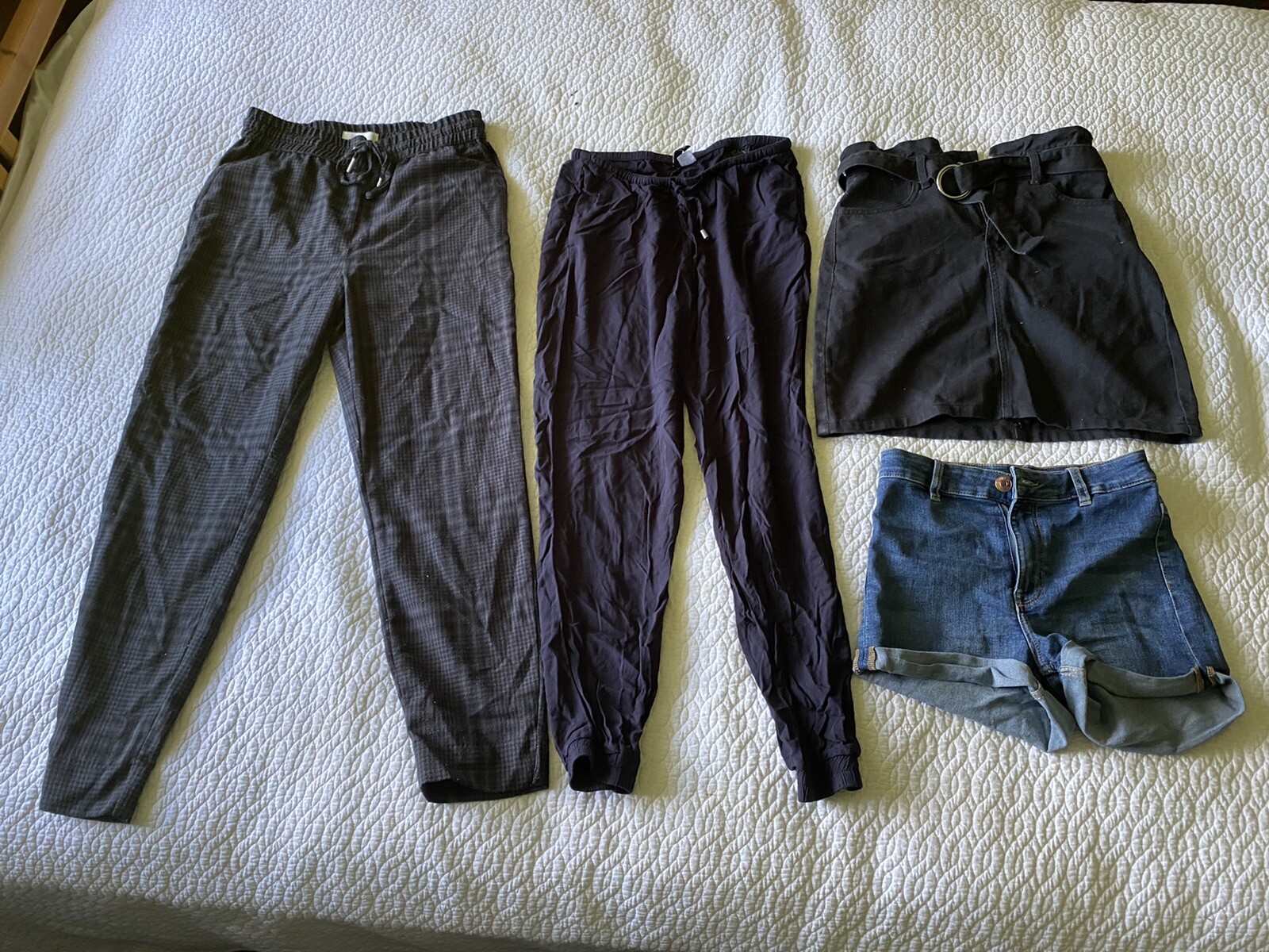 Lot of 4 H&M Women’s Clothes Size: 2; (2 Pants, 1 Shorts, 1 Skirt)