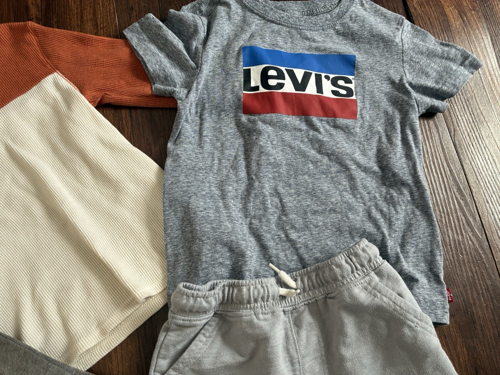 Boys Size 5/6 Clothing Lot of 4 Items. DKNY Levi’s, Excellent Condition