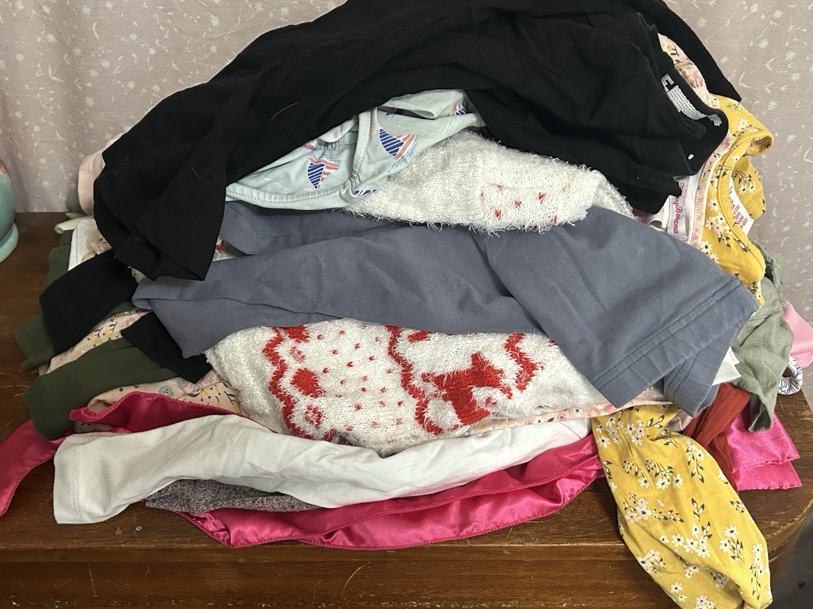 Girls 4T/4 Clothes Hung Lot (25) Mystery Bag Set 1