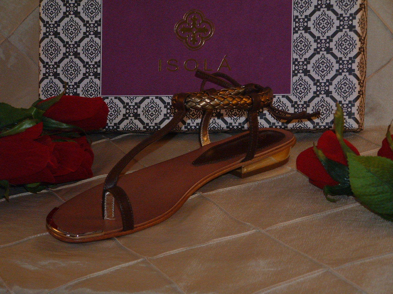 ISOLA « ADENA » BRONZE/BROWN GREEK THONG FLAT SANDAL SZ 11 **LOVE THE TOE RING**