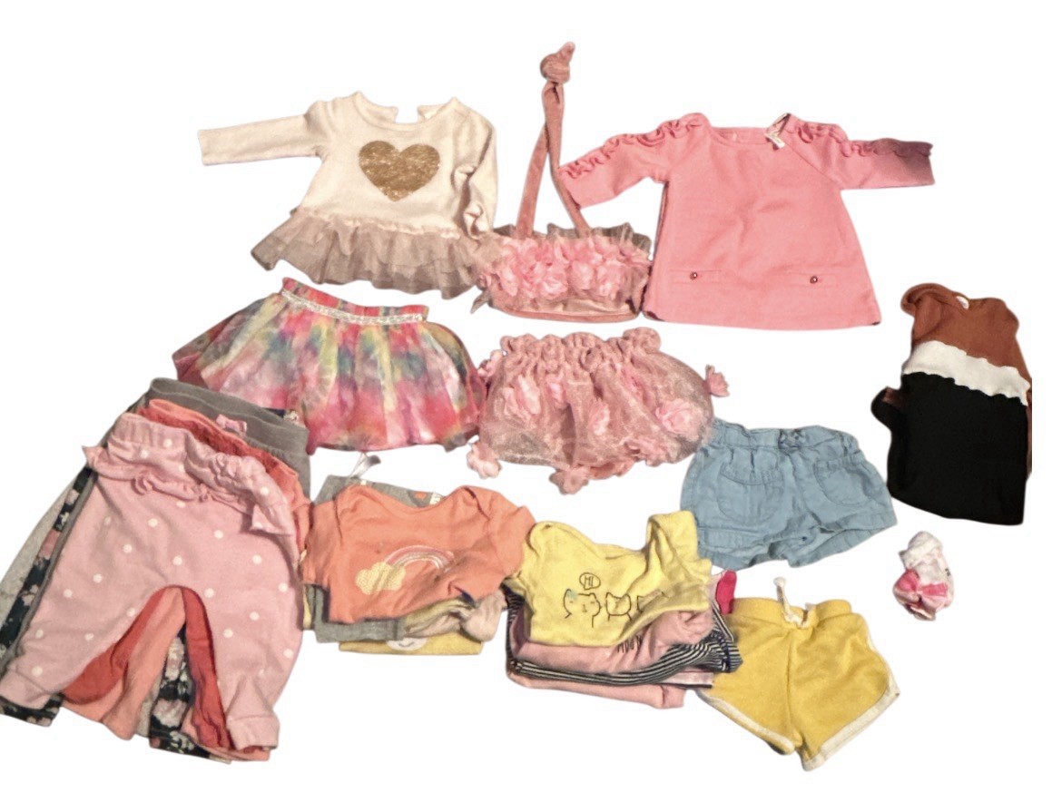 Lot Of 26 Pieces Mixed Baby Girl Clothing Size 0-6, 3-6, 6-9 Months Mixed Brands