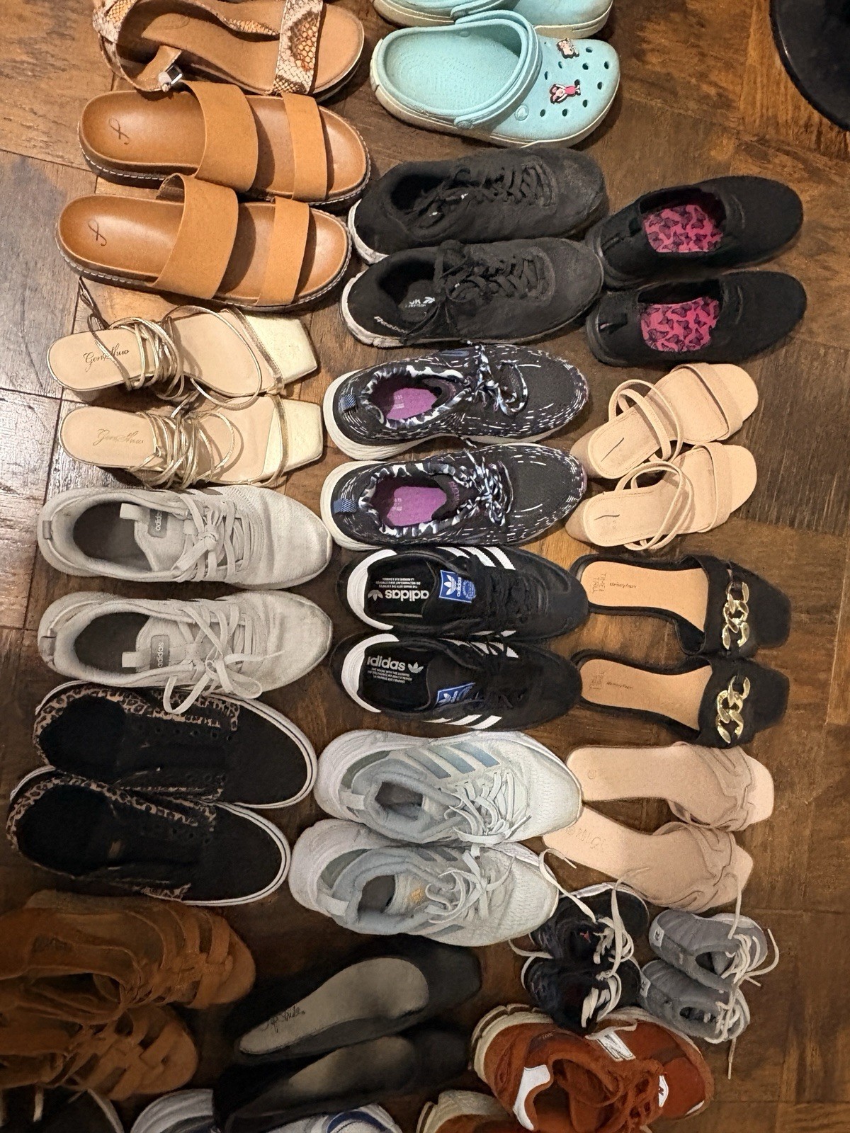Women’s Shoes Lot 25 Pairs Mixed Sizes Wholesale Bulk