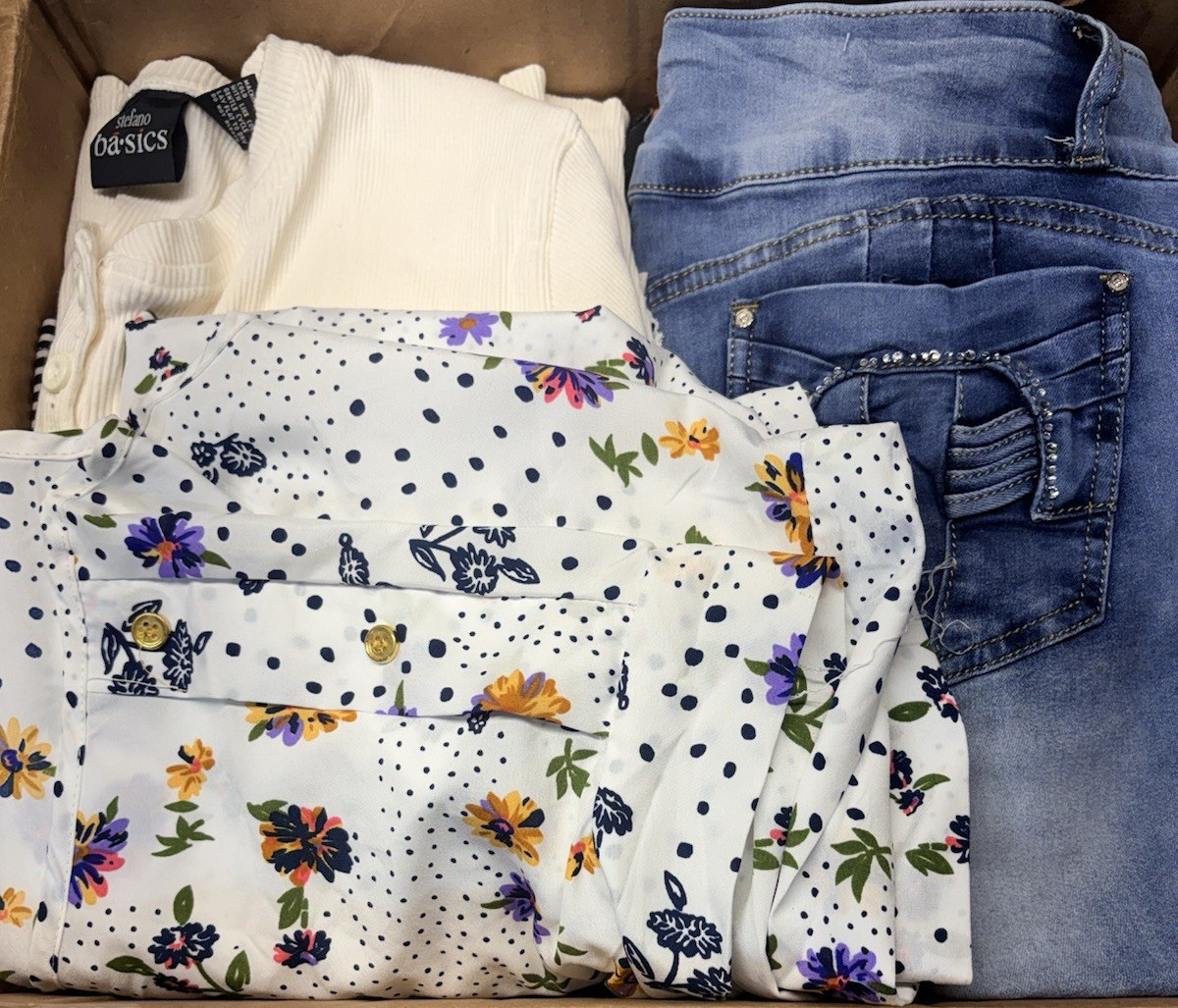 Womens size 1XL Mixed Clothing Lot Jeans Floral Solid Polka Dot Tops Multicolor
