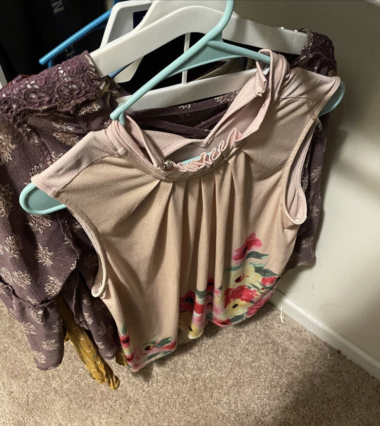 Huge Lot Clothes Juniors Womens Size Small 7 pieces EUC