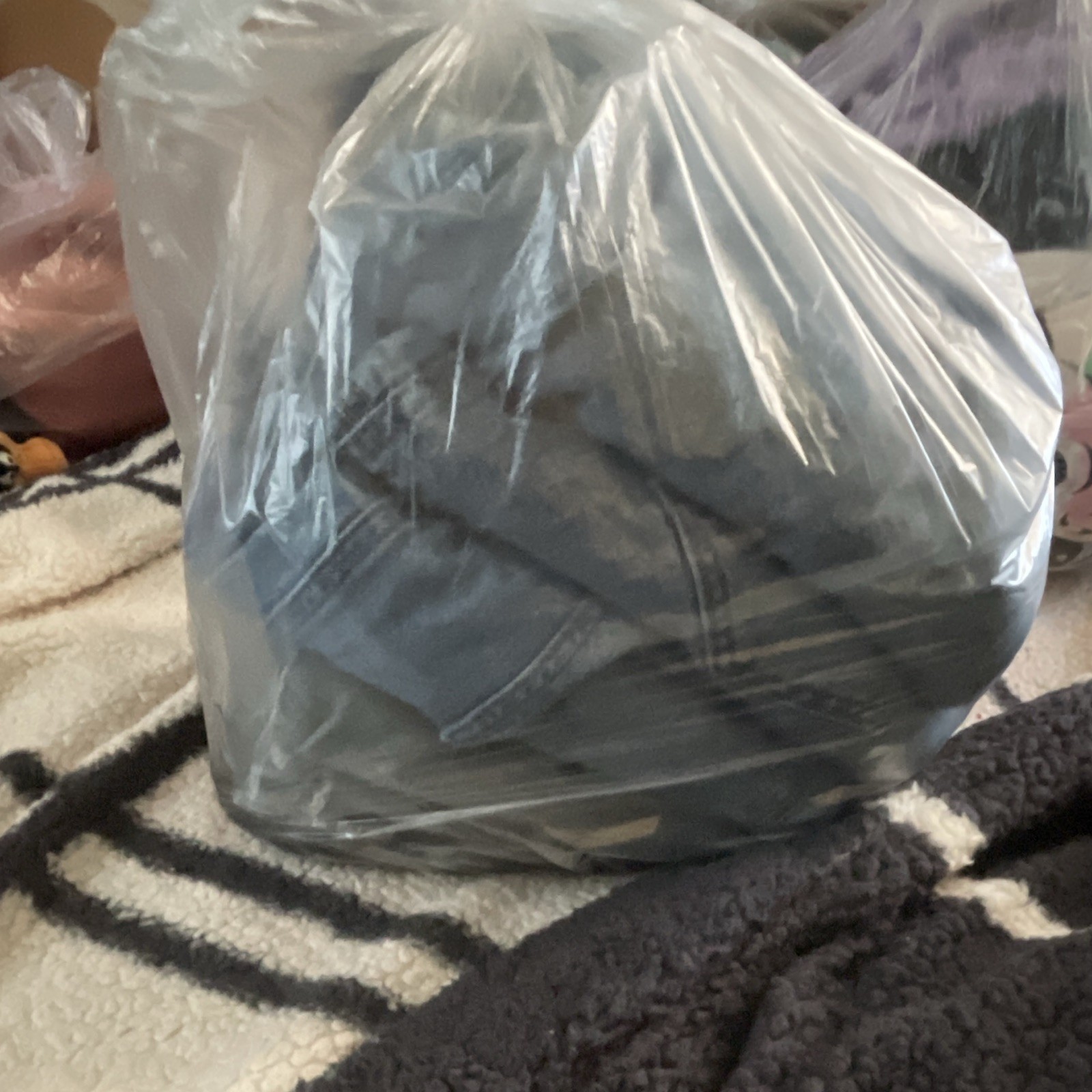 Baggy jeans, bulk bag, different colors medium to small size ￼