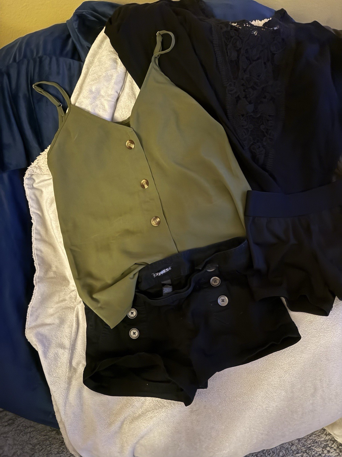 Women’s Clothing Lot Size Small/medium. Excellent Condition!