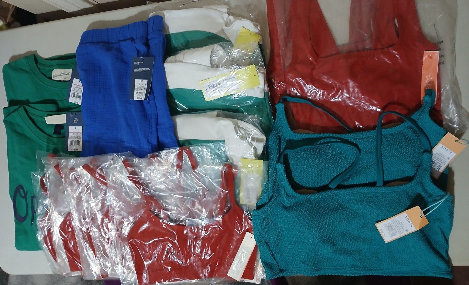 Reseller Bundle – Lot Of Womens Clothes NWT – 20 pc Bundle – Retail 200.00 plus
